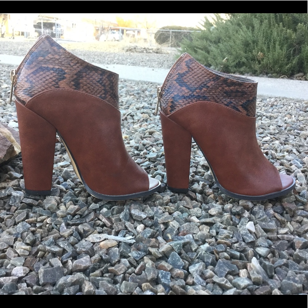 Bootie open toe chunky heel pumps